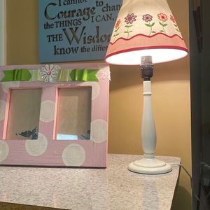 Girl bedroom comforter and decor